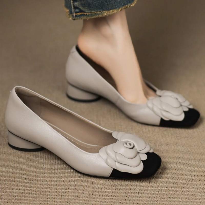 Embroidery Flat Shoes - รองเท้าส้นสูงแบบสวมสำหรับผู้หญิงไซส์ใหญ่ 34-41 ผลิตจากหนังแกะผสมสี ตกแต่งลายดอกไม้ สไตล์ OL