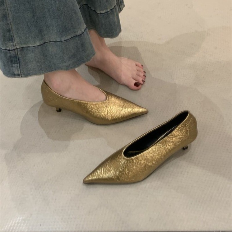 Embroidery Flat Shoes - รองเท้าส้นเตี้ยหัวแหลมแบบสวม สไตล์ลำลอง สำหรับผู้หญิง รุ่นใหม่ ฤดูใบไม้ร่วง ปี