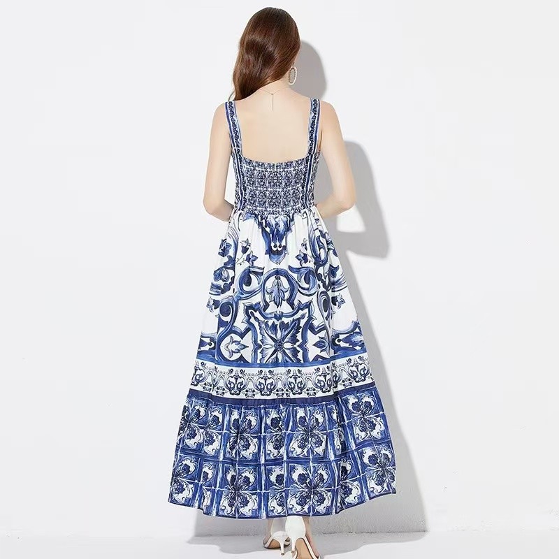 ผู้หญิงคอวีสีแดงสีฟ้าและสีขาวพ - Embroidery H&M บทวิจารณ์และราคา