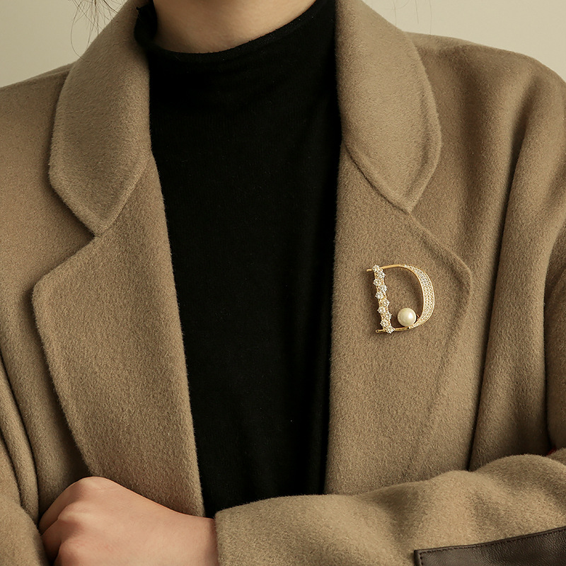 Luxury Rhinestone Letter Dเข็ม - Embroidery Letter M บทวิจารณ์และราคา