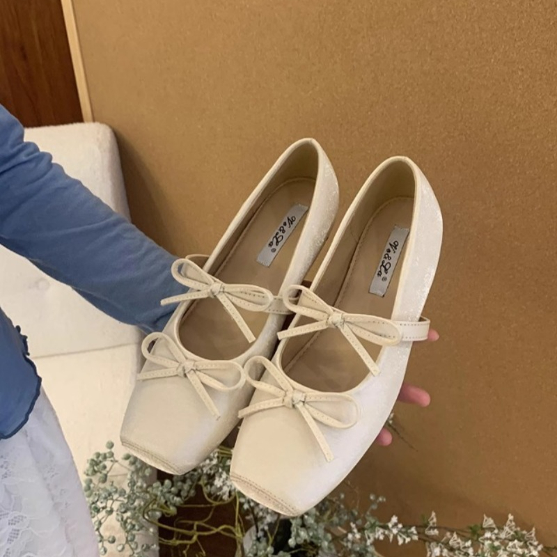 เทรนด์ใหม่ฤดูใบไม้ร่วง รองเท้า - Embroidery Flat Shoes บทวิจารณ์และราคา