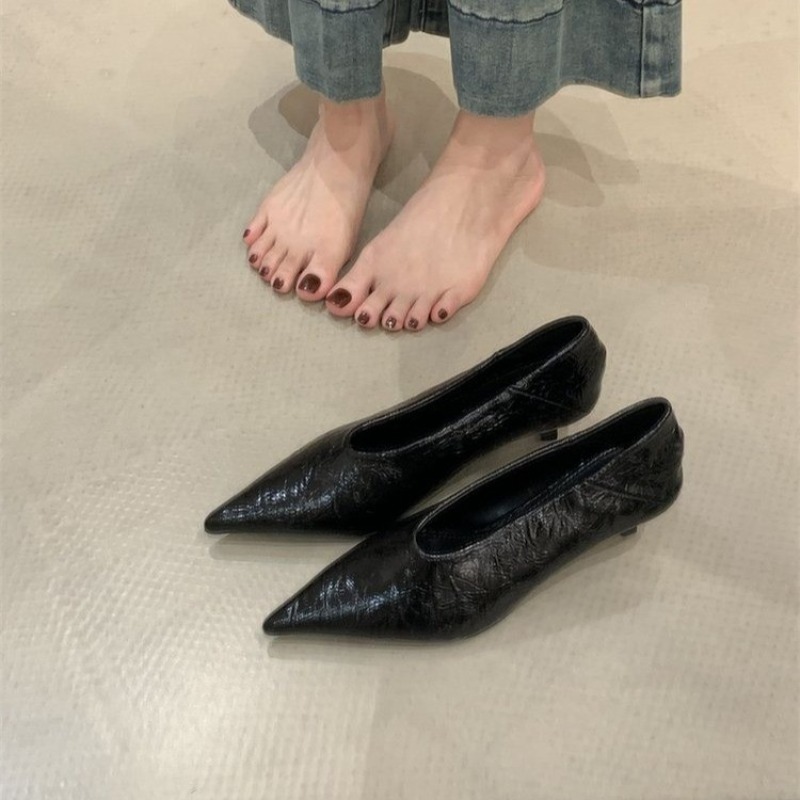 รองเท้าส้นเตี้ยหัวแหลมแบบสวม ส - Embroidery Flat Shoes บทวิจารณ์และราคา
