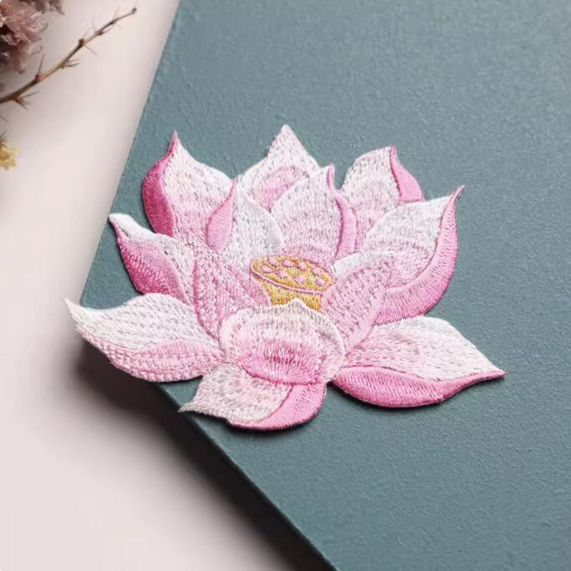 Tempelan Bunga ดอกบัวสีชมพูสำห - Embroidery Letter M บทวิจารณ์และราคา