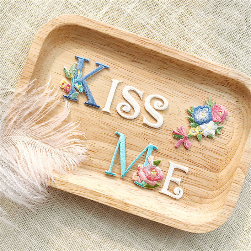 แพทช์รูปดอกกุหลาบตัวอักษรภาษาอ - Embroidery Letter M บทวิจารณ์และราคา